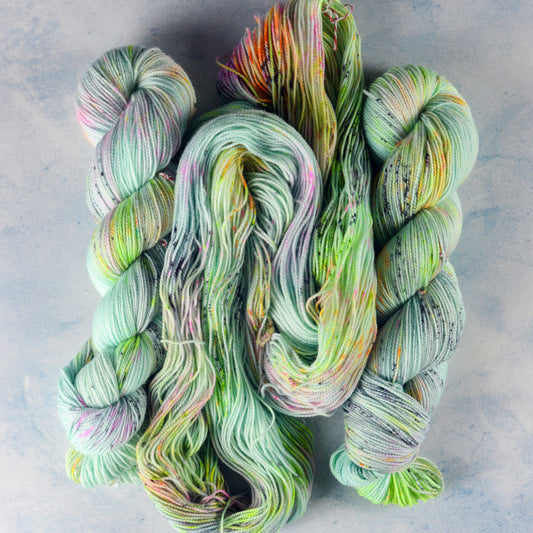 Hand dyed yarn, Colourway: Bloc Party