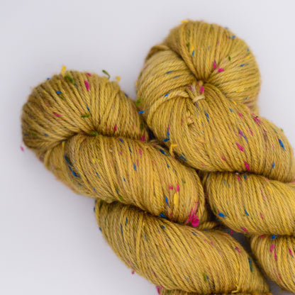 BKD Popsicle DK, hand dyed confetti yarn with re-cycled yarn rests
